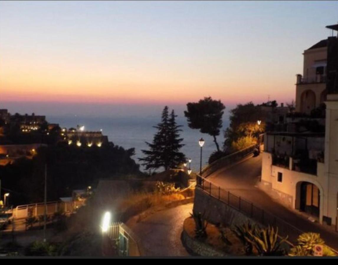 Vittoria Luxury Suite Vico Equense Buitenkant foto