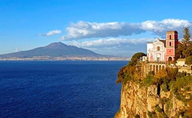 Vittoria Luxury Suite Vico Equense Buitenkant foto