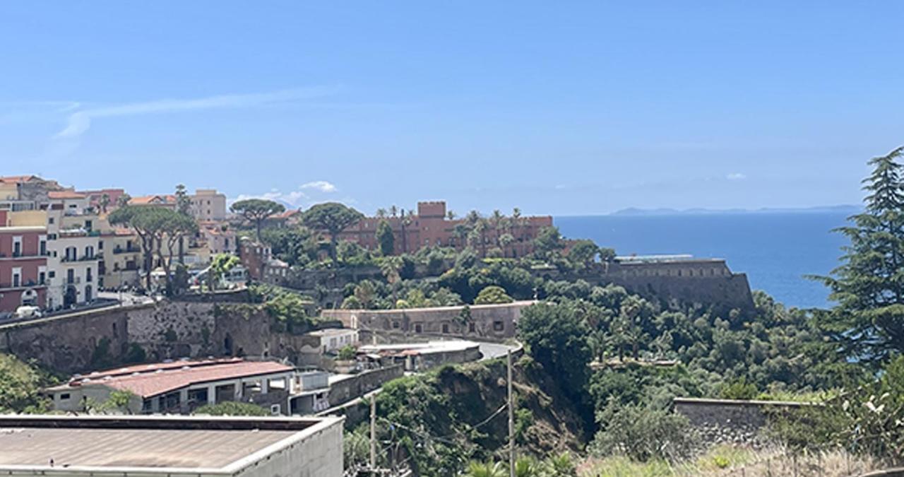 Vittoria Luxury Suite Vico Equense Buitenkant foto